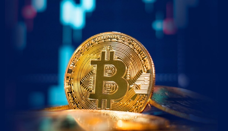 昨日贝莱德再向coinbase转入900枚比特币，价值约7759万美元 - 